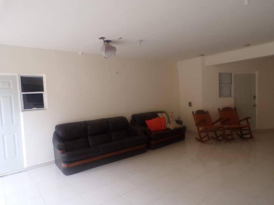 Habitacion 11 Independiente Con Mucha Privacidad ,Cerca Del Consulado , Cas , A 200 Mts Del Vado Del Rio Hermosillo Eksteriør bilde